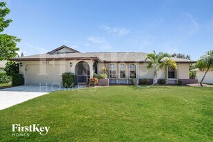 3325 SW 6th Ave in Cape Coral, FL - Building Photo