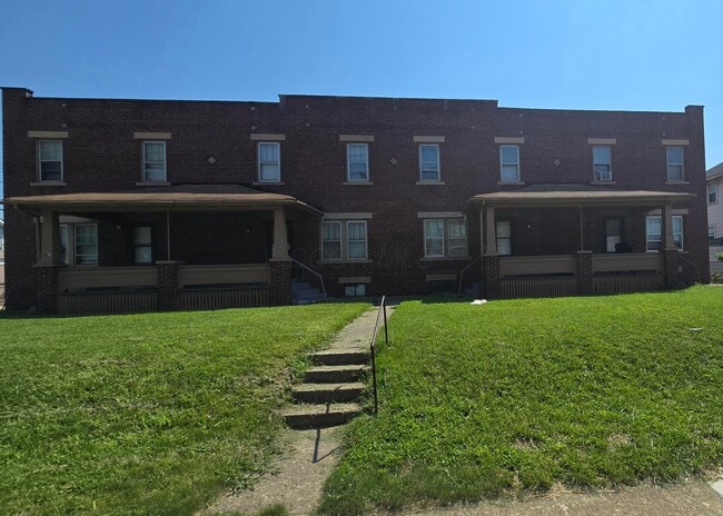 property at 534 S Richardson Ave