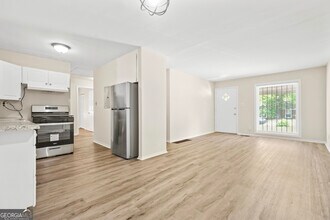 3698 Fairlane Dr NW in Atlanta, GA - Building Photo - Building Photo