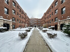 2917 N Mildred Ave in Chicago, IL - Building Photo