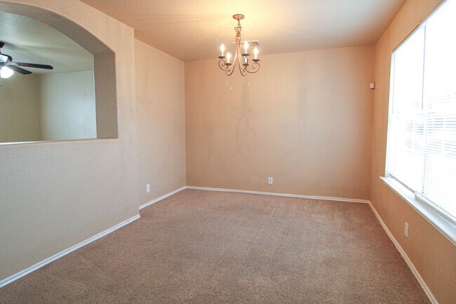 126 Hallie Pass in San Antonio, TX - Foto de edificio - Building Photo