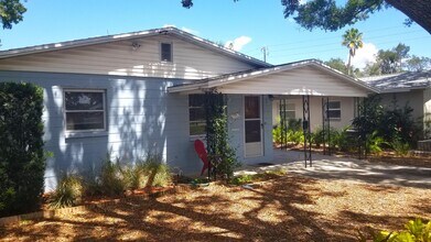 511 46th Ave N in St. Petersburg, FL - Foto de edificio - Building Photo