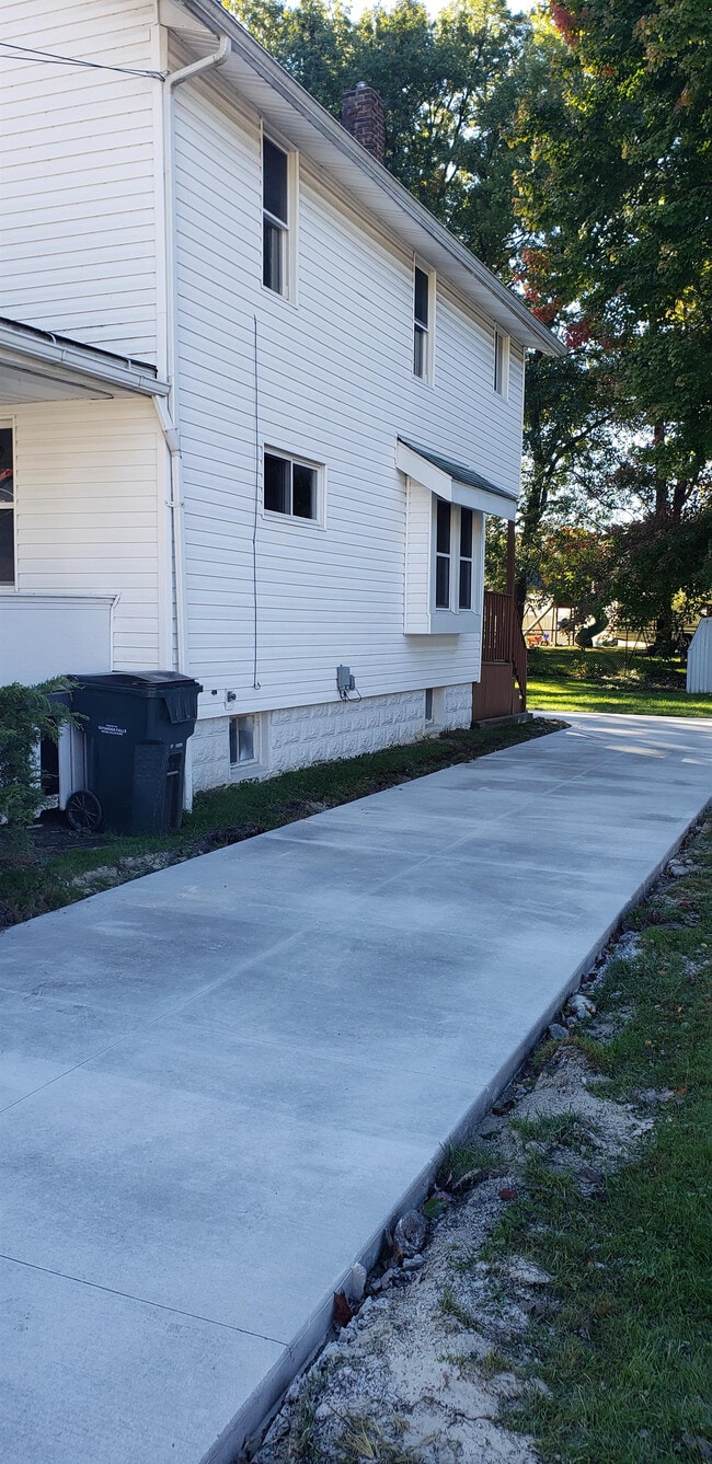 430 Keenan Ave in Cuyahoga Falls, OH - Building Photo - Building Photo