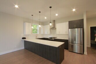 4207 W Roscoe St in Chicago, IL - Building Photo - Building Photo
