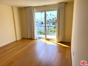 1705 Ocean Ave in Santa Monica, CA - Building Photo - Building Photo