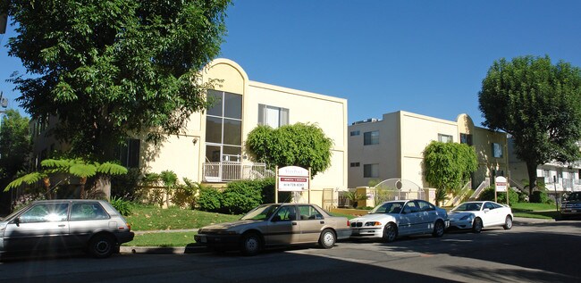 Vista Place in Van Nuys, CA - Building Photo - Building Photo