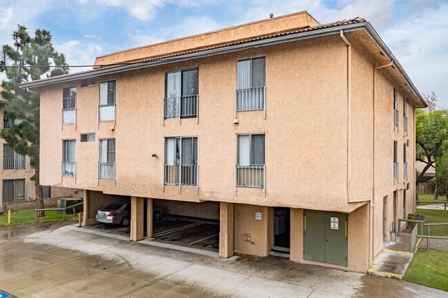 Figueroa Gardens in Los Angeles, CA - Building Photo - Building Photo