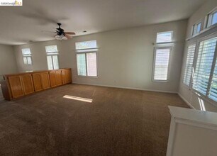 170 Gala Ln in Brentwood, CA - Building Photo - Building Photo