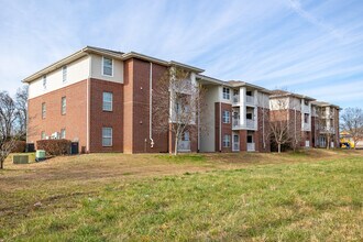 Gallatin Park Apartments in Gallatin, TN - Building Photo - Building Photo