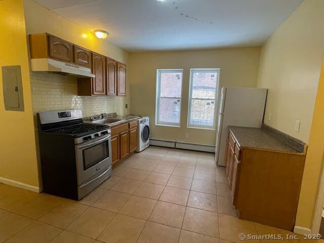 204-206 Magnolia Street, 1L in Hartford, CT - Building Photo