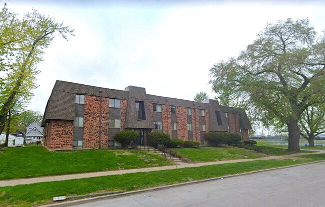 OakTree Flats in Kansas City, KS - Building Photo - Building Photo