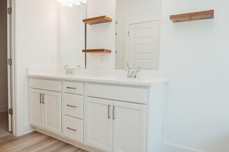 233 Lyla Ln in Crestview, FL - Building Photo - Building Photo