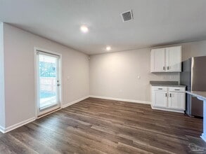 8673 Pathstone Blvd in Pensacola, FL - Building Photo - Building Photo