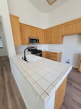364 Rundgren Way in Folsom, CA - Building Photo - Building Photo