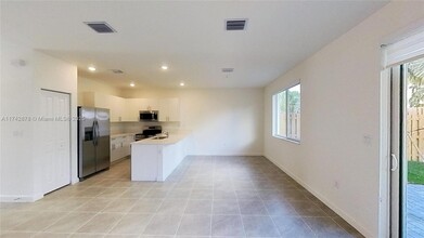 631 SE 13th Street Cir in Homestead, FL - Building Photo - Building Photo