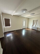 22 Locust Ave in Glen Head, NY - Building Photo - Building Photo