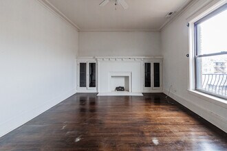 910 W Belle Plaine Ave, Unit 2F in Chicago, IL - Foto de edificio - Building Photo