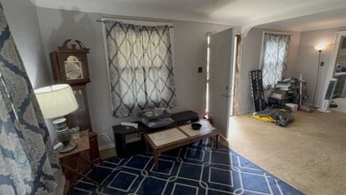 19 N Harvey Ave in Ferguson, MO - Building Photo - Building Photo