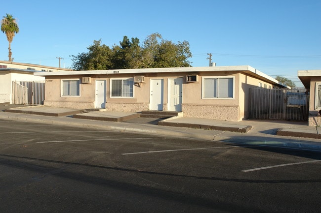 2313 Sunrise Ave in Las Vegas, NV - Building Photo - Building Photo