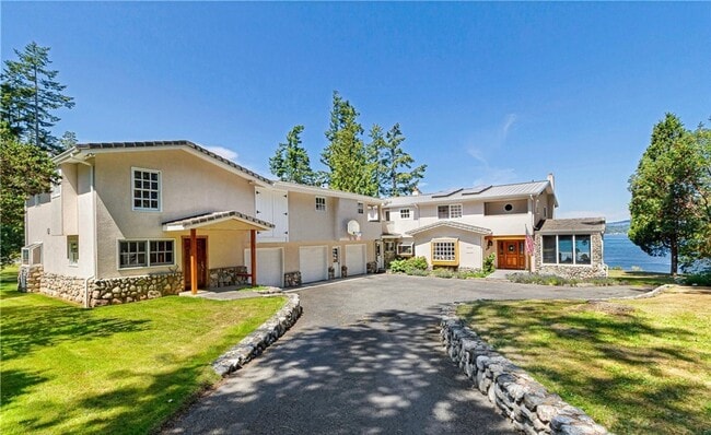 2461 Turn Point Rd in Friday Harbor, WA - Building Photo - Building Photo