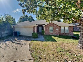 3308 Pres Ct in Denton, TX - Building Photo