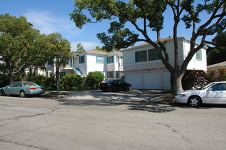 518 N Everett St in Glendale, CA - Foto de edificio - Building Photo