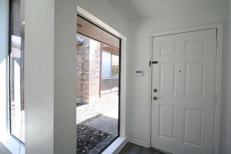 16933 Davenport Ct in Dallas, TX - Foto de edificio - Building Photo