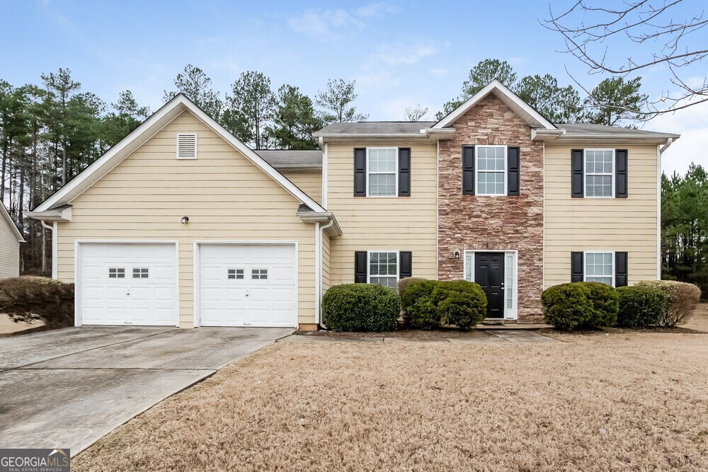 570 Tuscan Cove in Fairburn, GA - Building Photo