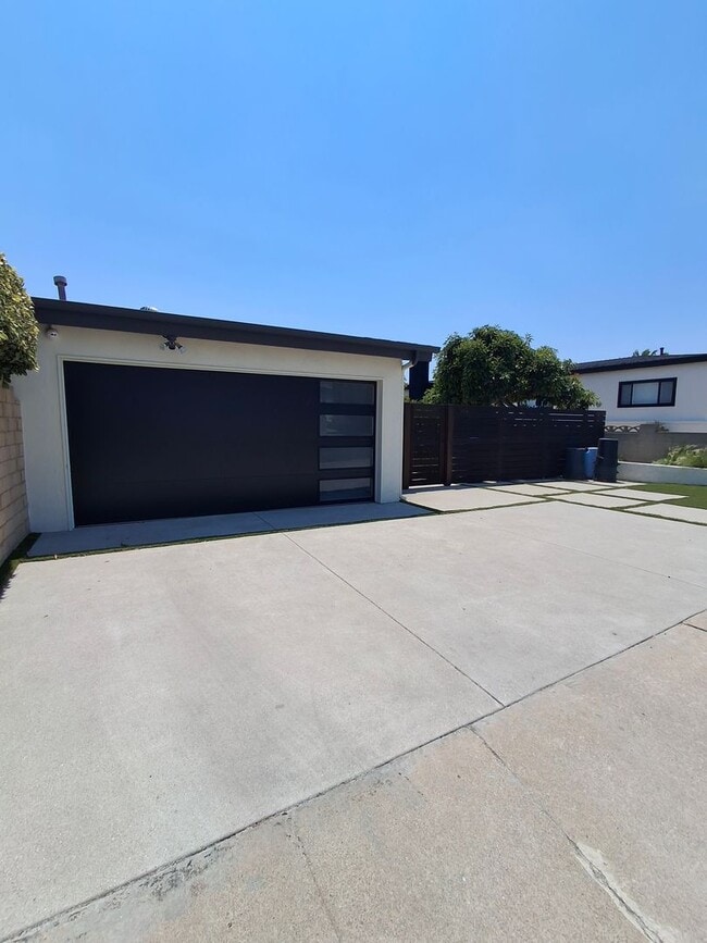 4086 Gros Ventre Ave in San Diego, CA - Building Photo - Building Photo