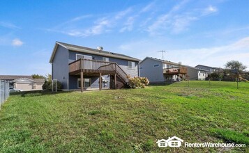 3832 McIntosh Dr NW in Rochester, MN - Building Photo - Building Photo