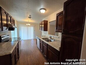 1034 Cloverbrook St in San Antonio, TX - Building Photo - Building Photo