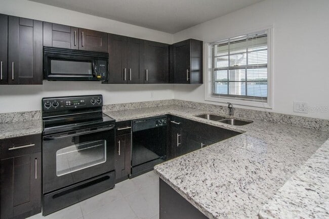 205 Pompano Dr SE in St. Petersburg, FL - Building Photo - Building Photo