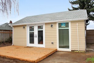 4135 NE 72nd Ave. in Portland, OR - Building Photo