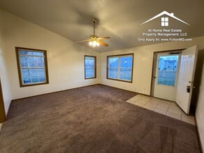 499 Sabre Cir in Fulton, MO - Building Photo - Building Photo