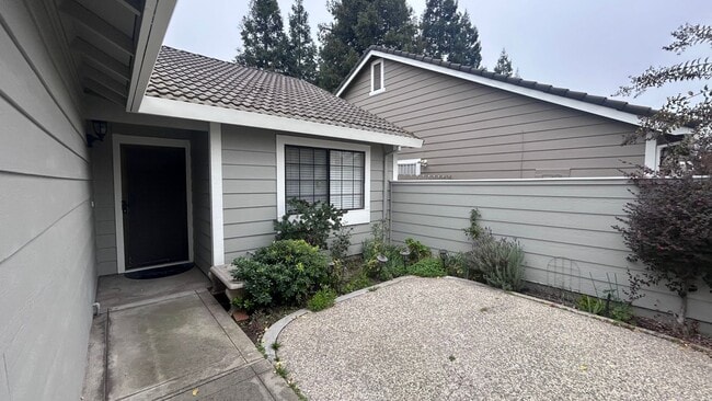 3545 Thomas More Way in Modesto, CA - Building Photo - Building Photo