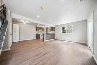 628 Hartnell Ave in Redding, CA - Building Photo - Building Photo