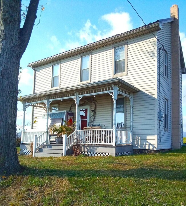 14737 W Creek Rd in Newburg, PA - Building Photo