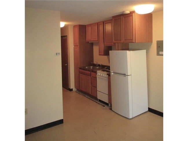 200 S 4th St in Marshall, MN - Building Photo - Building Photo