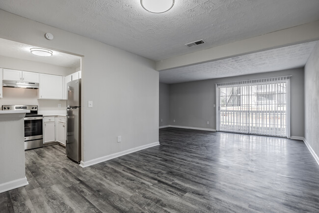 Castle Creek Apartments in Decatur, GA - Building Photo - Interior Photo