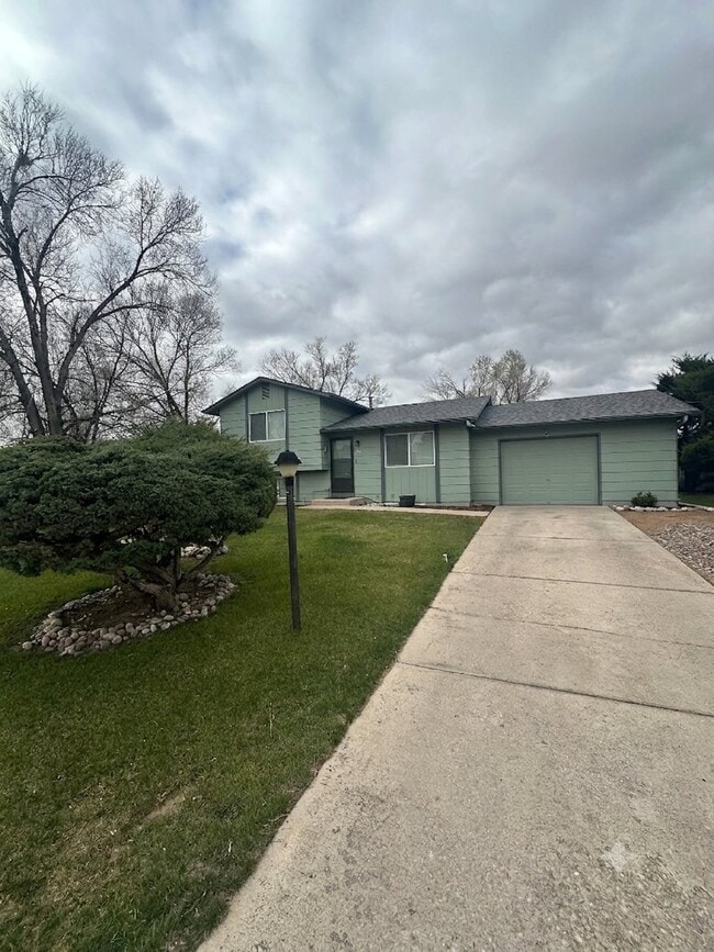 property at 5145 Alturas Cir
