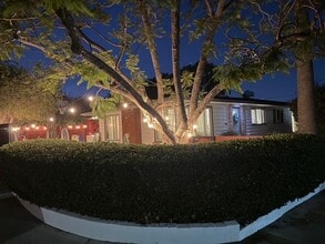 2604 Camulos St in San Diego, CA - Building Photo - Building Photo