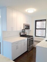 E 16 ST in New York, NY - Building Photo - Building Photo