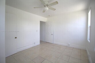 1186 NW 103rd St in Miami, FL - Building Photo - Building Photo