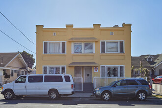 448 W 52nd St in Los Angeles, CA - Building Photo - Building Photo