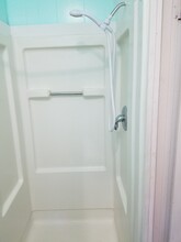 919 W 3rd St, Unit 1 in Dixon, IL - Foto de edificio - Building Photo