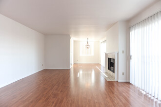 Westgate Apartments in Los Angeles, CA - Building Photo - Interior Photo