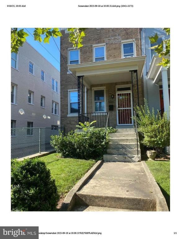 property at 1031 Girard St NE