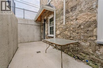 58 Beverly St in Cambridge, ON - Building Photo - Building Photo