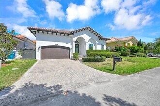 7565 SW 190th St in Cutler Bay, FL - Building Photo - Building Photo
