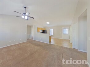 923 Loch Lomond Cir in Concord, NC - Building Photo - Building Photo